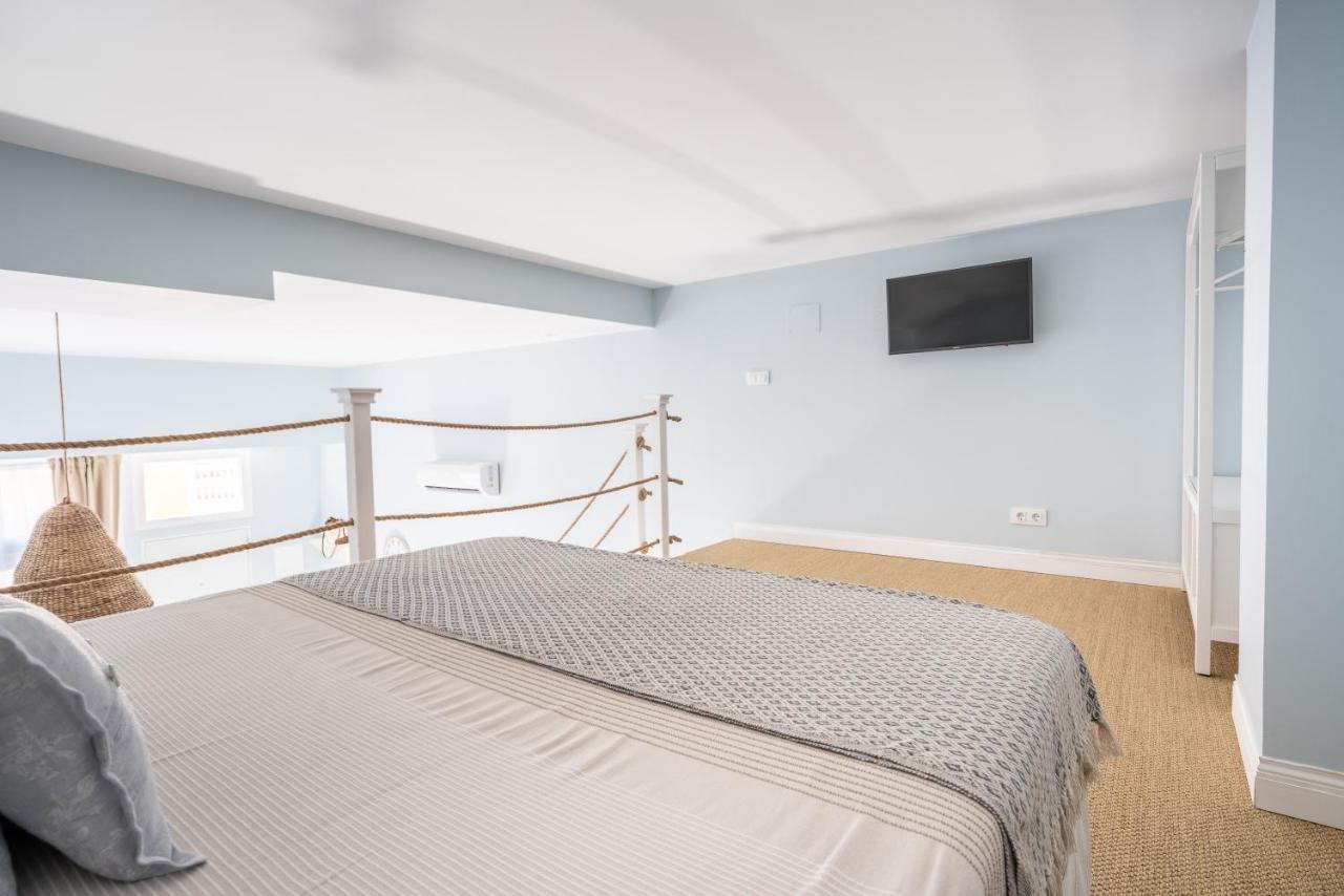 Appartement Coup De Coeur Au Pied Du Port. *